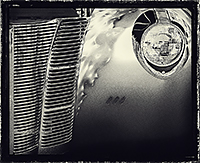 Right side front end of an old car